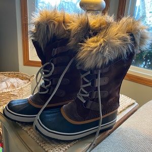 Sorel Women’s “Joan of Artic” Boots